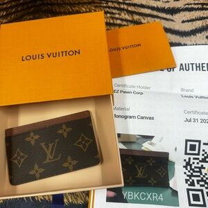 Louis Vuitton card holder wallet